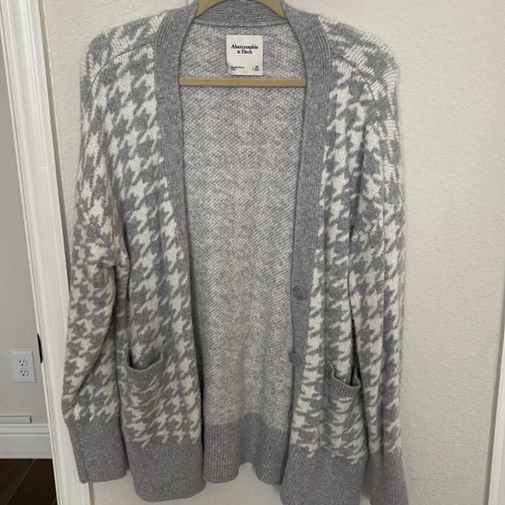 Abercrombie & Fitch cardigan
